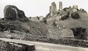 Corfe: Ruins of Corfe Castle, Dorset