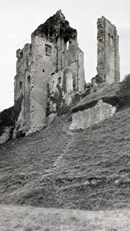 Corfe: Ruins of Corfe Castle, Dorset