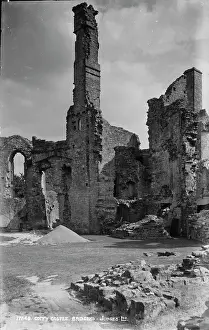 Bridgend: Ruins of Cotty Castle