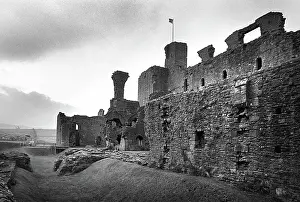 Battlements: Ruins of Middleham Castle in Middleham, Wensleydale
