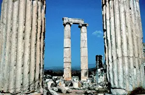 Meander: Ruins of a temple, at