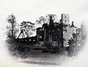 Wingfield: The ruins of Wingfield Manor, Derbyshire