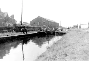 Runcorn: Runcorn, the Locks c1955