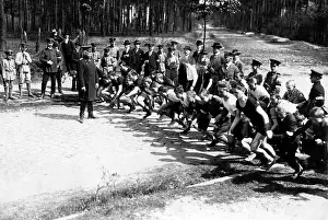 Agers: Running competition of young boys, 1916