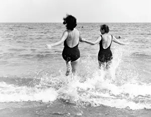 Fitness: RUNNING INTO THE SEA