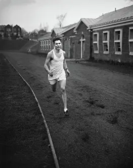 Sprinting: Running - Track - Sports