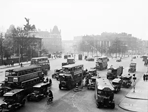 Quadriga: Rush hour traffic, Hyde Park Corner, London