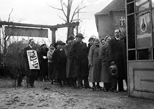 Dahlem: Rush at a polling station, 1933