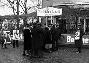 Battlefront: Rush at a polling station, 1933