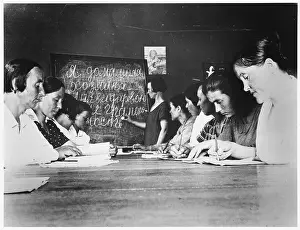Literacy: RUSSIA/DAY IN LIFE, 1931