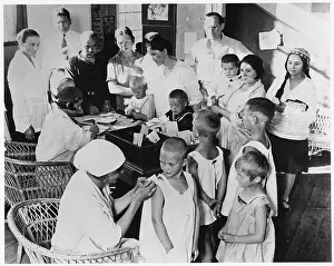 Vaccinations: RUSSIA/DAY IN LIFE, 1931