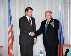 Boarding: Russia Premier Viktor Chernomyrdin and US Vice