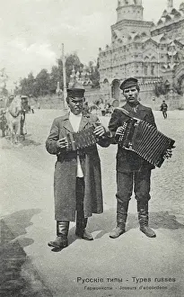 Squeezebox: Russian concertina players