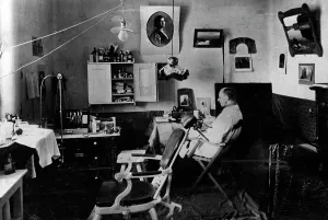 Dentistry: Russian dentist, 1916