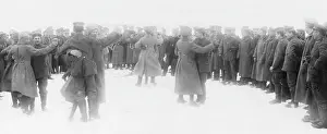 Kriegsende: Russian and German soldiers dancing at the Eastern front