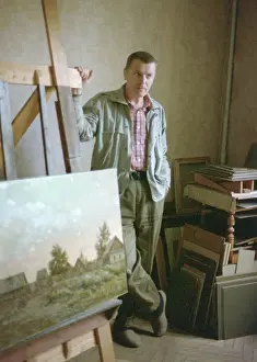 Velikzhanin: Russian painter Vadim Dementyev studio, 1992