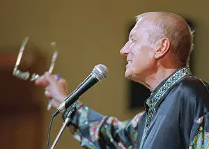 Yevtushenko: Russian poet Yevgeny Yevtushenko at Polytechnic Museum, 1996