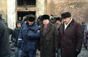 Flats: Russian Premier Chernomyrdin at Ruslan plane crash