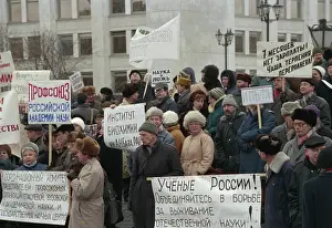 Protesting: Russian scientists picket in Moscow