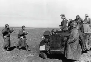 Isthmus: Russian soldiers give themselves prisoner, 1941