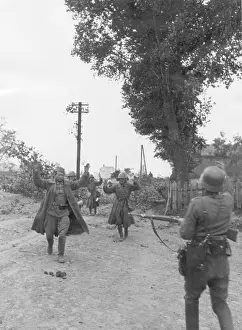 Beckons: Russian soldiers surrender, 1941