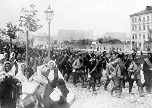 Conquer: Russian troops leaving Warsaw, 1915
