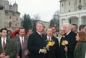Stroll: RUSSIAN AND U.S. PRESIDENTS TAKE STROLL AROUND KREMLIN
