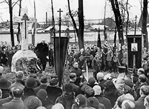 Emigrant: Russian war monument in Berlin, 1934