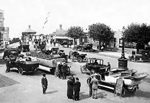 Ryde: Ryde Esplanade Isle of Wight probably 1920s