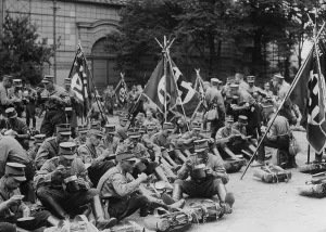 Containers: SA men during a parade break in Nuremberg, 1933