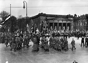 Wache: SA parade in Berlin, 1933