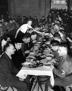 Winterhilfswerk: SA stew in the University of Berlin, 1939