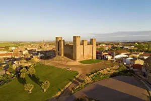 Cinco: Sabada castle, Sabada, Aragon, Spain