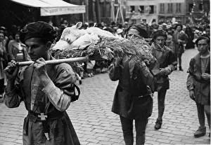 Pontoise: Sacrificial lamb