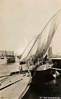 Dhow: Sailing boats passing the swing bridge - Cairo, Egypt