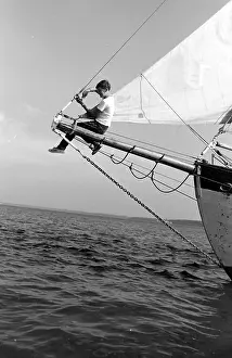 Bowsprit: Sailing ship on the water, ocean sailing school