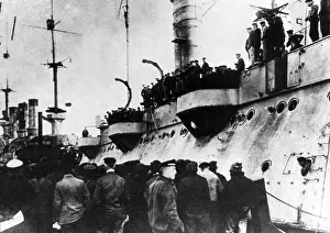 Mutinous: Sailors on an occupied ship in Kiel, 1918