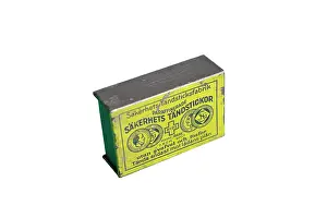 Boxed: Sakerhets Tandstickor Clockwork Lighter