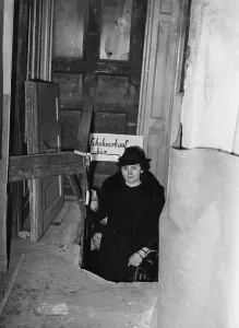 Basement: Salesrooms in basements, Berlin 1944