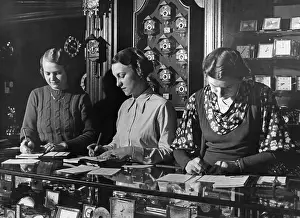 Saleswomen: Saleswomen at the settlement