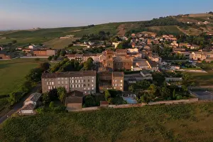 Prieure: Salles-Arbuissonnas-en-Beaujolais, Beaujolais, France