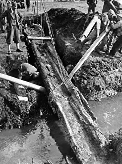 Salvage: Salvage of a dugout, 1934