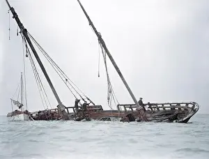 Smack: SALVAGING A FISHING BOAT