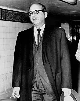 Mobsters: Sammy Giancana (1908-1975), American mobster ?