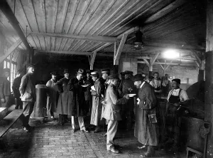 Wittenberg: Sampling the food at a prisoner of war camp, 1916