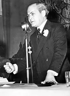 Demands: Samuel Dickstein speaks at an assembly, 1938