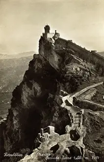 Marino: San Marino - The Second Tower and Castle Walls