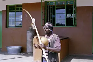 Gourds: Sangoma Bennde, dende bow player