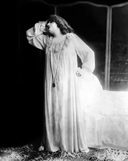 Portaits: Sarah Bernhardt, 1880. ?