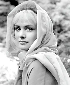 Sarah Branch - actress
